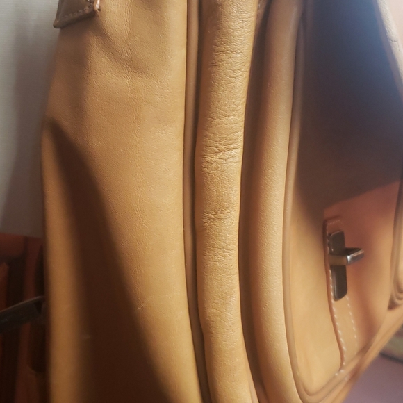 Kenneth Cole Leather messenger computer bag - Picture 3 of 16